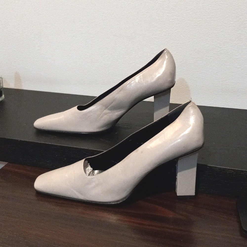Vtg FENDI heels - Picture 3 of 12